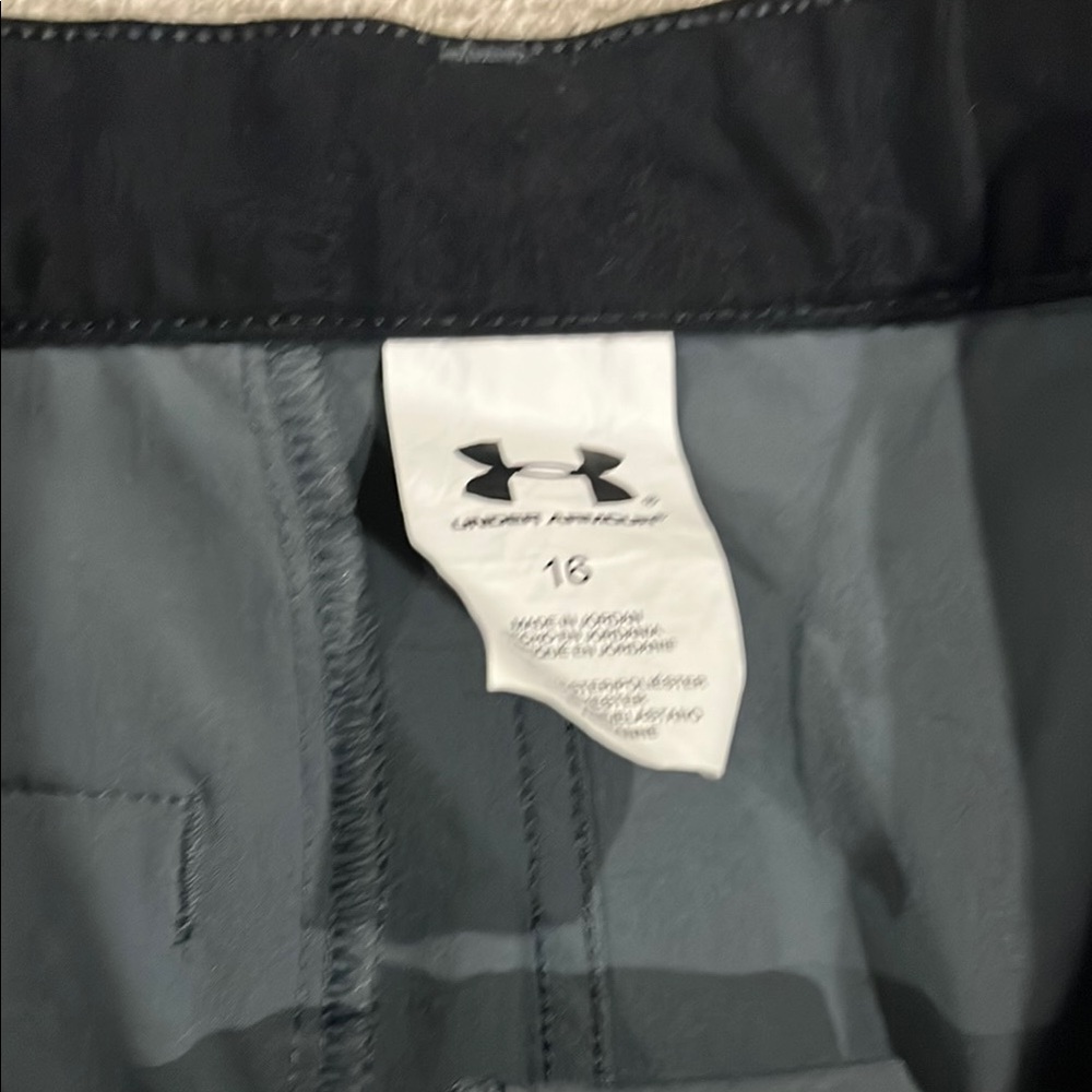 Under Armour Gray and Tan Shorts - Picture 9 of 10